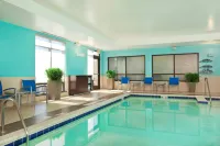 SpringHill Suites Chesapeake Greenbrier - مسبح