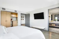 Noun Hotel, Norman, A Tribute Portfolio Hotel - parking