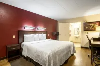 Red Roof PLUS+ Pittsburgh South - Airport - 2-Star