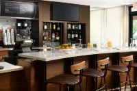 Courtyard Dallas Plano in Legacy Park - Balkoner