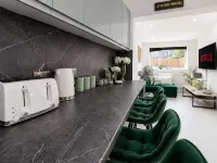 Luxury 6BR Family Home 3 Bath With Hot Tub Fast WiFi - อ่างจากุชชี่