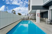 Quest Perth Ascot - Swimmingpools