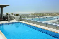 Centro Capital Centre - Rooftop Pools