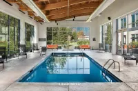Aloft Charlotte Ballantyne - Pet friendly