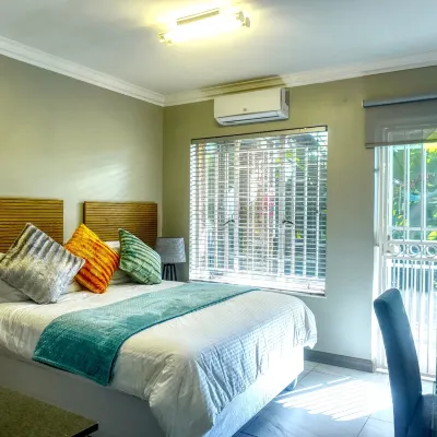 100 ออน เคย์เบิร์น เกสต์เฮาส์ โรงแรมใกล้สนามกอล์ฟรันด์พาร์ก