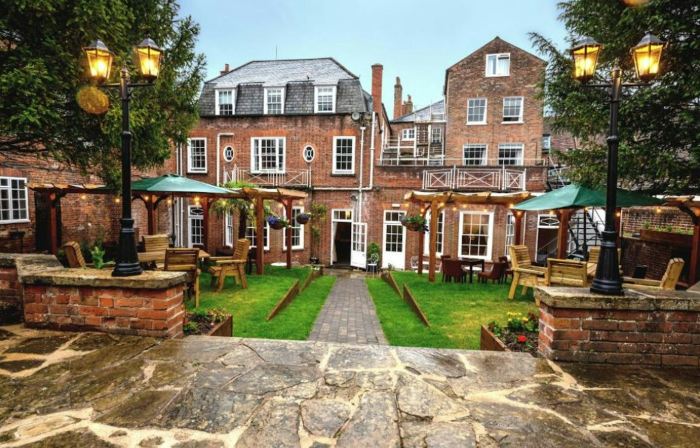 The Chequers Hotel