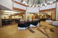 Inn of the Hills Hotel and Conference Center - breakfast