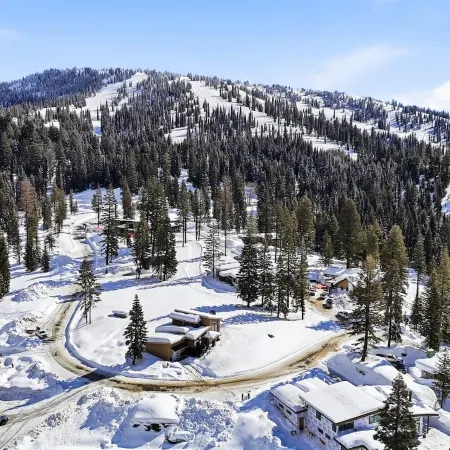 Brundage 4BR • Bunk Room • Mountain Retreat