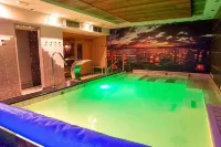 Hotel Spa QH Centro León - Pools
