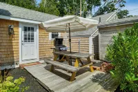 3 Mi to Craigville Beach! Walkable Couples Haven - 4-Star