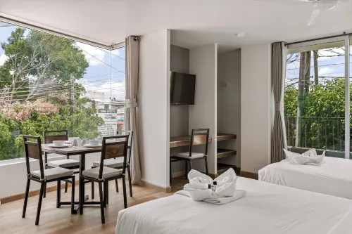Wenceslao by Homirent - Homestays