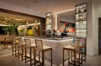 MB Hotel, Trademark Collection by Wyndham - bar