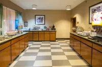 Spark by Hilton Lafayette - พร้อมอาหารเช้า