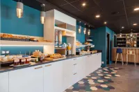 Kyriad Niort - Espace Mendes-France - Frühstück
