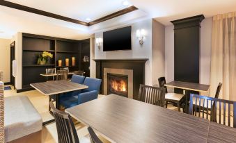 Holiday Inn Express & Suites Warminster - Horsham