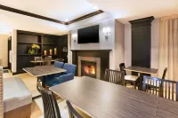 Holiday Inn Express & Suites Warminster - Horsham Hotels in Warminster Township