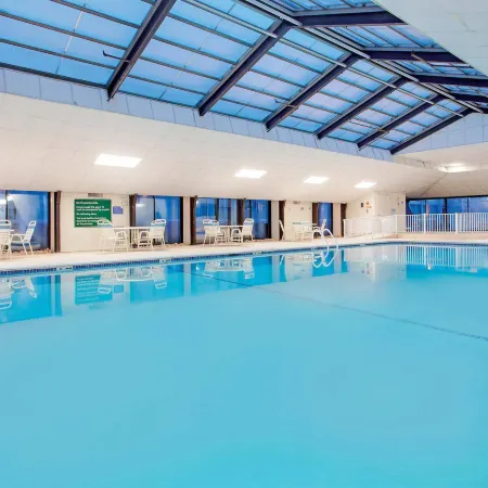 Ramada by Wyndham Fairfield NJ