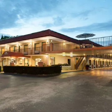 Days Inn by Wyndham Clearwater/Gulf to Bay