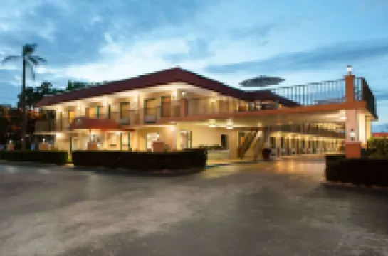 Days Inn by Wyndham Clearwater/Gulf to Bay