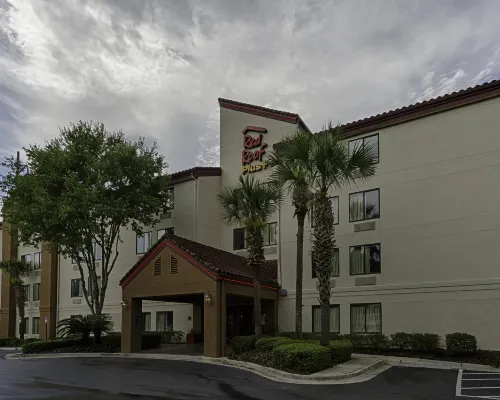Red Roof PLUS+ Gainesville Экстерьер Photos