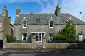 Charming Townhouse on North Coast 500 Route, Wick
