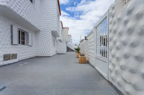Apartment Near the Beach with a Huge Terrace Patio, Wifi and Parking - parking