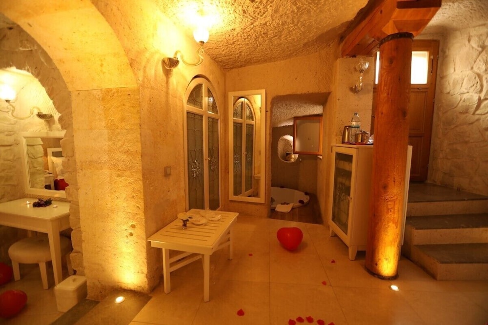 Anatelein Boutique Cave Hotel