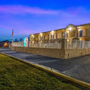 Motel 6 Americus, GA