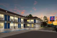 Motel 6 Sandston, VA - Richmond