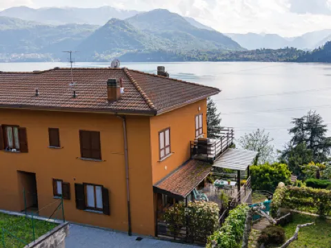 Stefania (Vna370) Hotels near Lago di Como