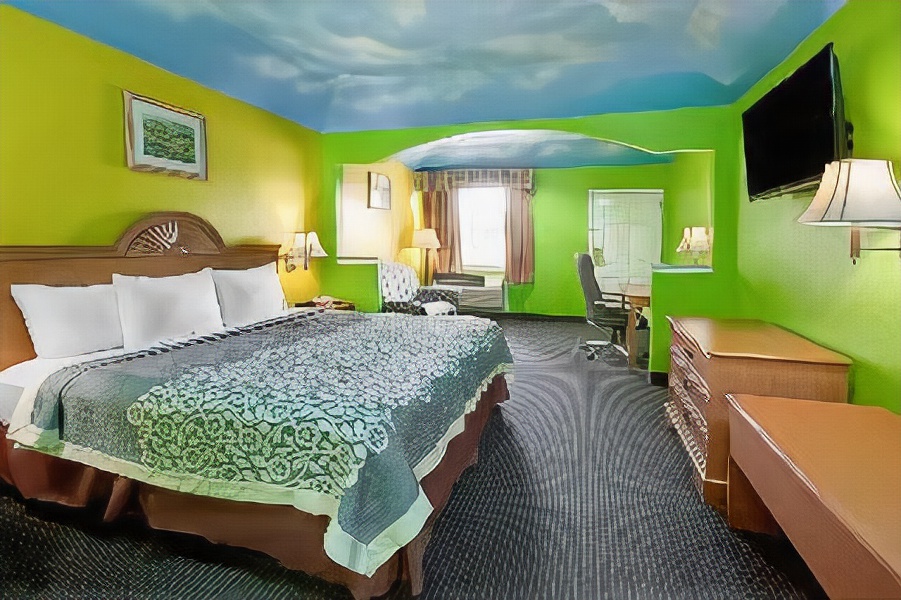 Sapphire Inn & Suites