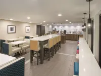 La Quinta Inn & Suites by Wyndham Portland NW Hôtels à proximité de : Parc Forest