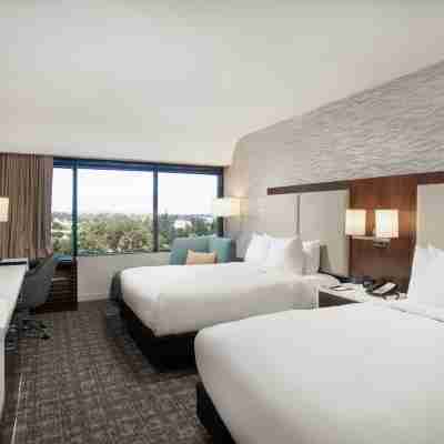 DoubleTree by Hilton Monrovia - Pasadena Area Rooms