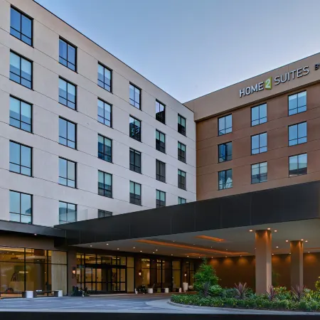 Hilton Garden Inn Anaheim Resort