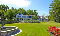 Maguire House Bed and Breakfast Hotel di Fitchburg