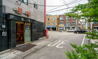 Shindaebang Min Motel