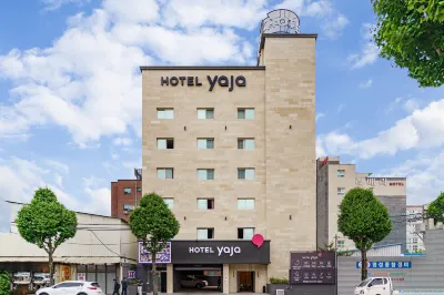hotel yaja 薔薇山附近的飯店