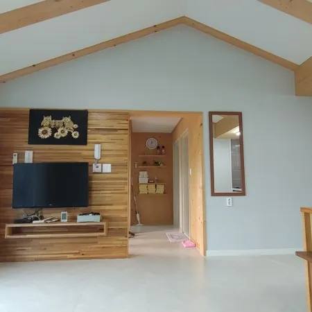 Jeju Sandeul Pension Отели рядом с достопримечательностью «Собор Святой Троицы»