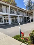 Lake Front Hotel فنادق في كوبرزتاون