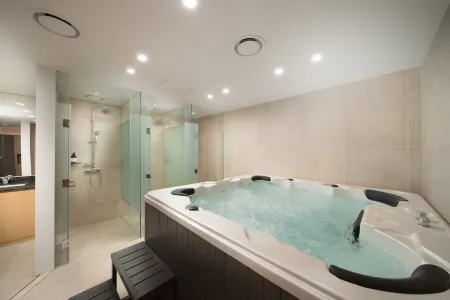 Jeju Sun Hotel & Casino Отели рядом с достопримечательностью «Драконный головный рок»