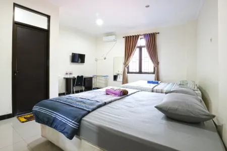 Saloka Guest House dan Residence