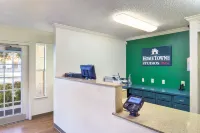 HomeTowne Studios By Red Roof Dallas - North Addison/ Tollway - 2성급
