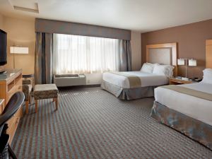 Holiday Inn Express MONTEREY，罐頭廠街