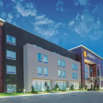 La Quinta Inn & Suites by Wyndham Tulsa Broken Arrow
