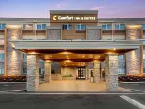 Comfort Inn & Suites Tigard Near Washington Square