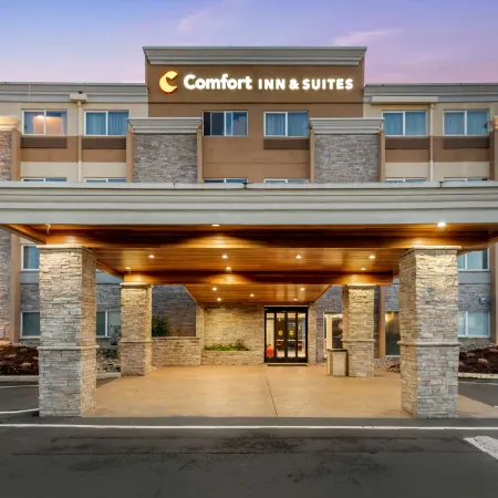 Comfort Inn & Suites Tigard Near Washington Square