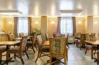 Quality Inn Chicopee-Springfield Hotels in Holyoke