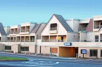 Travelodge by Wyndham Sunset-Huntington Beach Ocean Front