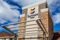 Comfort Inn Hotels near BP Pantry 41 Pewaukee Lake