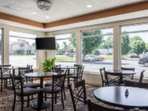 Quality Inn & Suites Danbury Near University Hotels in Danbury